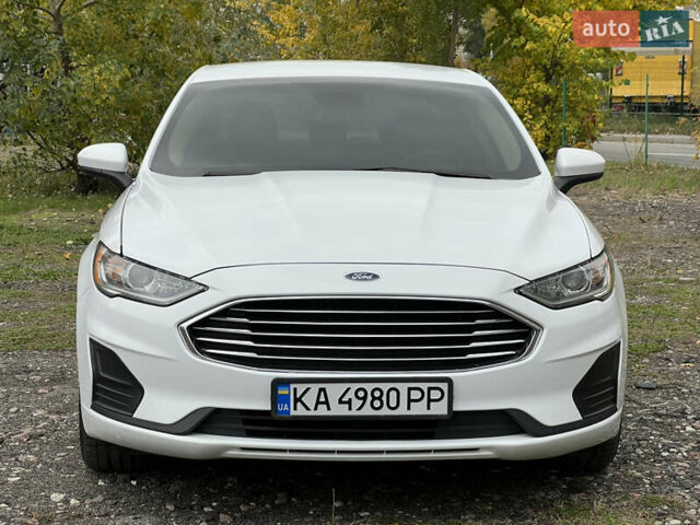 Белый Форд Фьюжн, объемом двигателя 1.5 л и пробегом 62 тыс. км за 12699 $, фото 1 на Automoto.ua