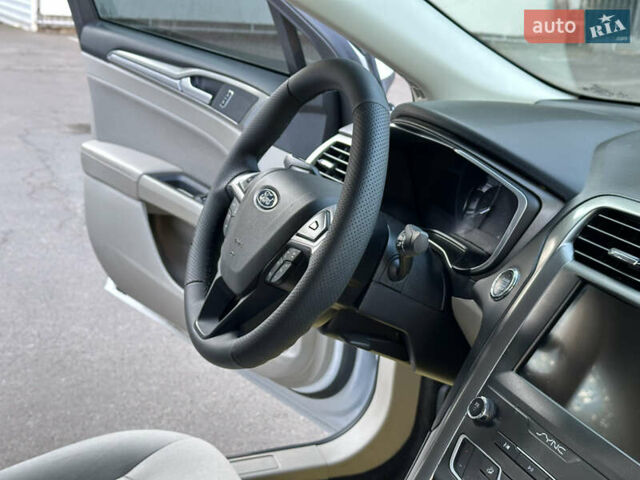 Белый Форд Фьюжн, объемом двигателя 2 л и пробегом 147 тыс. км за 16500 $, фото 39 на Automoto.ua