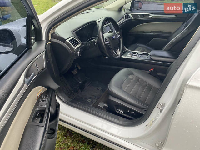Белый Форд Фьюжн, объемом двигателя 2.49 л и пробегом 241 тыс. км за 13500 $, фото 7 на Automoto.ua