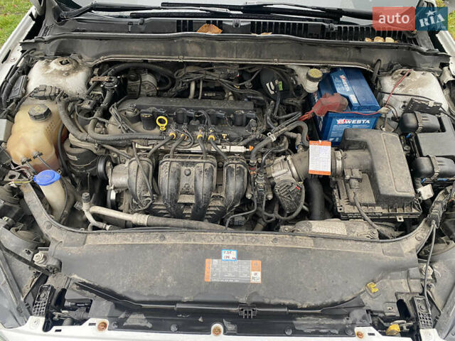 Белый Форд Фьюжн, объемом двигателя 2.49 л и пробегом 241 тыс. км за 13500 $, фото 17 на Automoto.ua