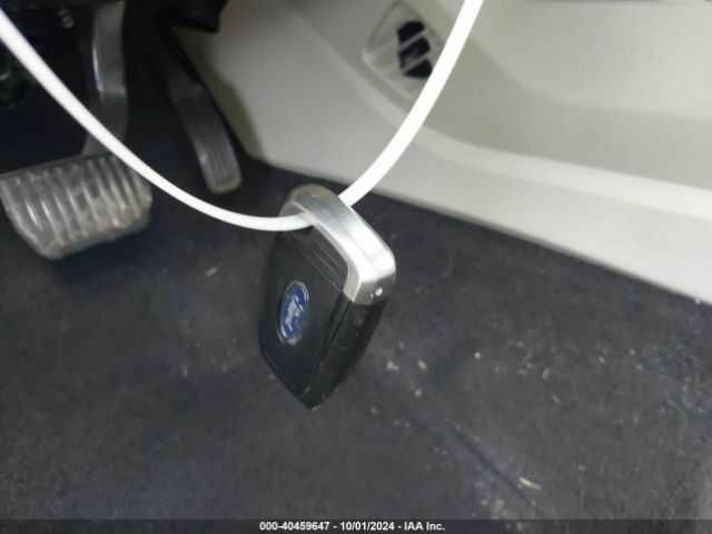 Білий Форд Фьюжен, об'ємом двигуна 2 л та пробігом 118 тис. км за 2100 $, фото 10 на Automoto.ua