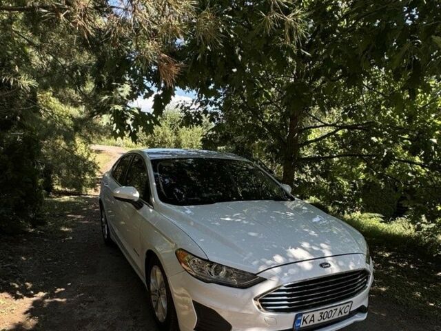 Белый Форд Фьюжн, объемом двигателя 2 л и пробегом 126 тыс. км за 14500 $, фото 3 на Automoto.ua