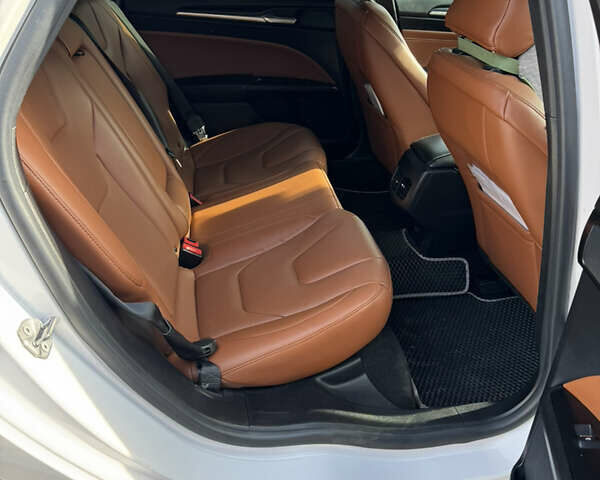 Белый Форд Фьюжн, объемом двигателя 2 л и пробегом 94 тыс. км за 19900 $, фото 11 на Automoto.ua