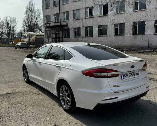 Белый Форд Фьюжн, объемом двигателя 2 л и пробегом 94 тыс. км за 19900 $, фото 4 на Automoto.ua