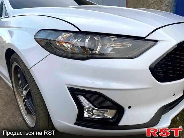 Белый Форд Фьюжн, объемом двигателя 2.5 л и пробегом 70 тыс. км за 15500 $, фото 10 на Automoto.ua