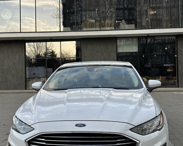 Белый Форд Фьюжн, объемом двигателя 2 л и пробегом 93 тыс. км за 17800 $, фото 9 на Automoto.ua