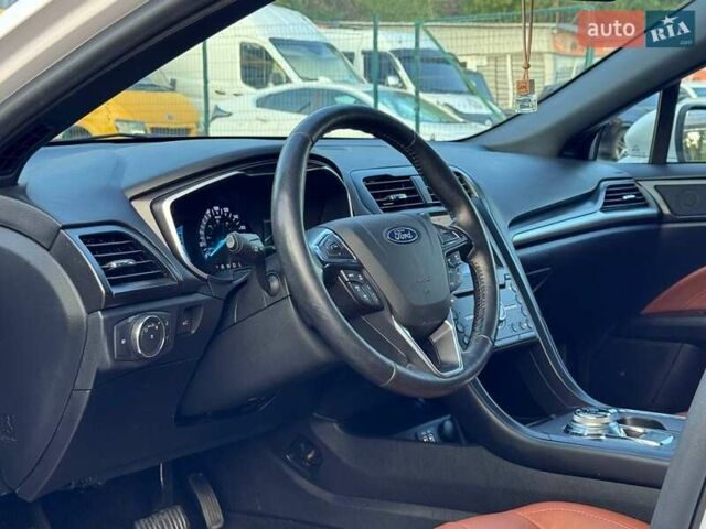 Белый Форд Фьюжн, объемом двигателя 2 л и пробегом 90 тыс. км за 17900 $, фото 13 на Automoto.ua