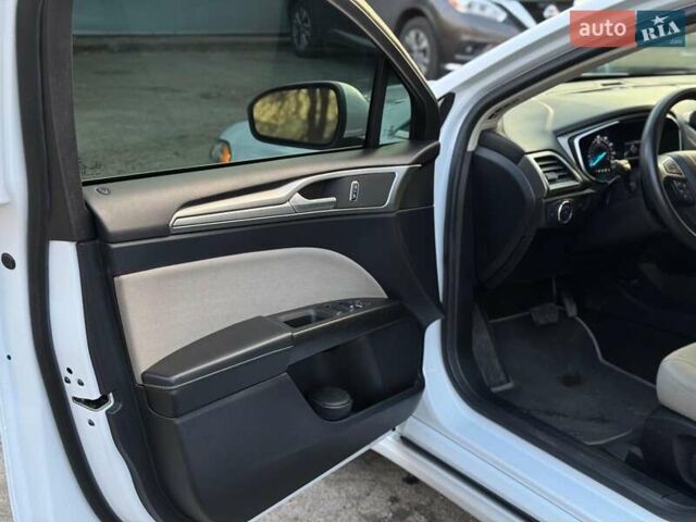 Белый Форд Фьюжн, объемом двигателя 2.5 л и пробегом 79 тыс. км за 13590 $, фото 17 на Automoto.ua