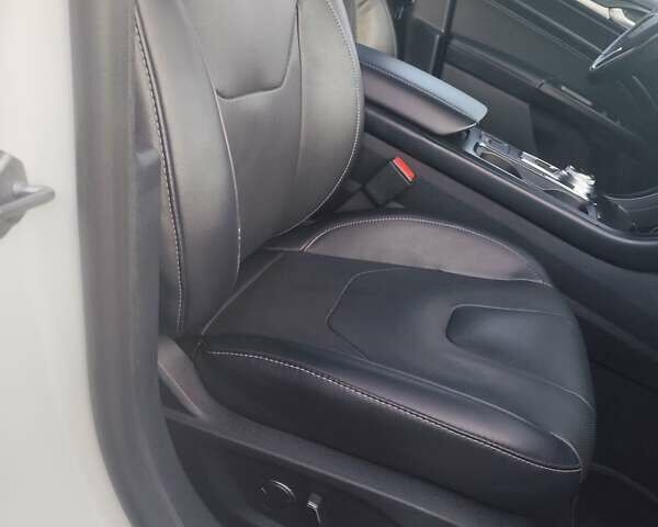 Белый Форд Фьюжн, объемом двигателя 2 л и пробегом 55 тыс. км за 16900 $, фото 5 на Automoto.ua