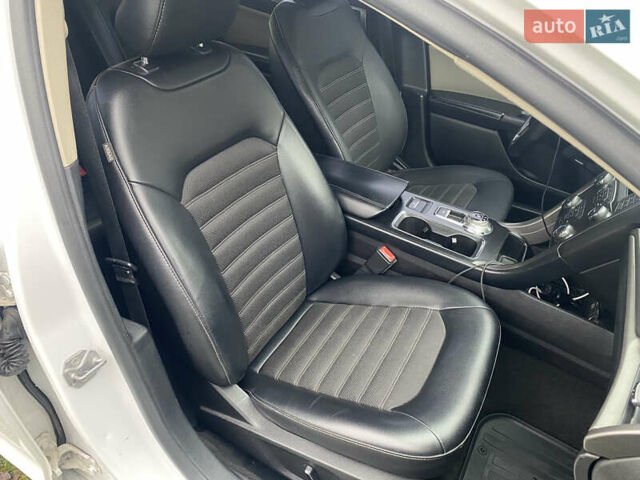 Белый Форд Фьюжн, объемом двигателя 2.49 л и пробегом 241 тыс. км за 13500 $, фото 13 на Automoto.ua