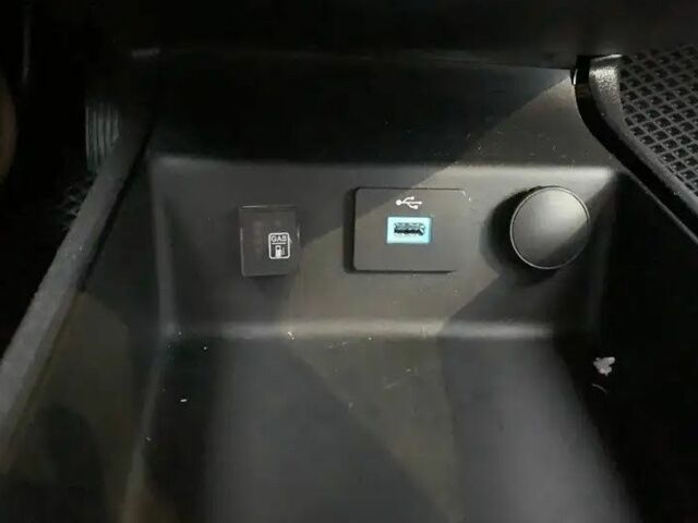 Білий Форд Фьюжен, об'ємом двигуна 2.4 л та пробігом 66 тис. км за 11999 $, фото 8 на Automoto.ua