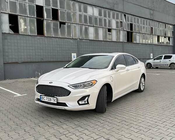 Белый Форд Фьюжн, объемом двигателя 2 л и пробегом 84 тыс. км за 21500 $, фото 18 на Automoto.ua