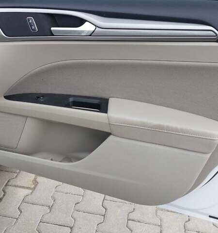 Белый Форд Фьюжн, объемом двигателя 2 л и пробегом 147 тыс. км за 18700 $, фото 9 на Automoto.ua