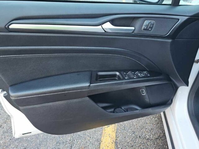 Білий Форд Фьюжен, об'ємом двигуна 0 л та пробігом 79 тис. км за 15000 $, фото 11 на Automoto.ua