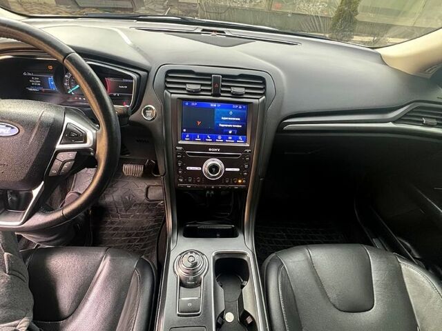 Белый Форд Фьюжн, объемом двигателя 2 л и пробегом 148 тыс. км за 13500 $, фото 6 на Automoto.ua