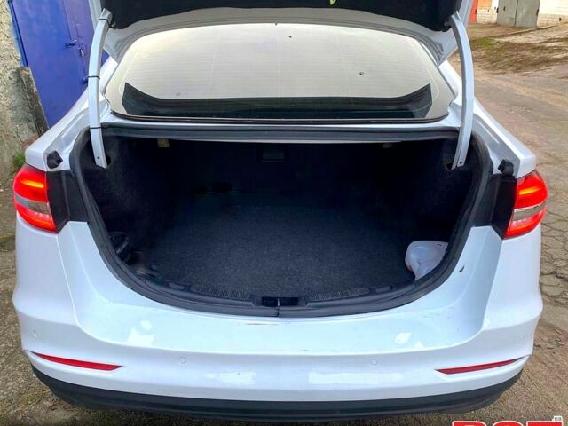 Белый Форд Фьюжн, объемом двигателя 2.5 л и пробегом 70 тыс. км за 15500 $, фото 5 на Automoto.ua