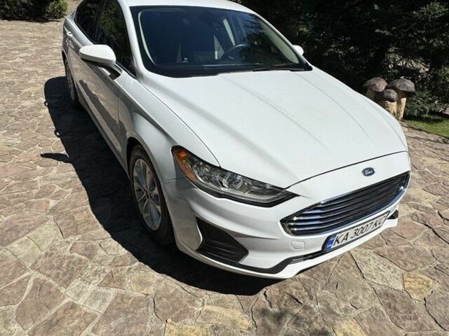 Белый Форд Фьюжн, объемом двигателя 2 л и пробегом 126 тыс. км за 14500 $, фото 1 на Automoto.ua