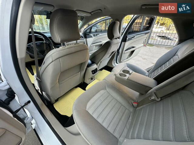 Белый Форд Фьюжн, объемом двигателя 2 л и пробегом 147 тыс. км за 16500 $, фото 23 на Automoto.ua