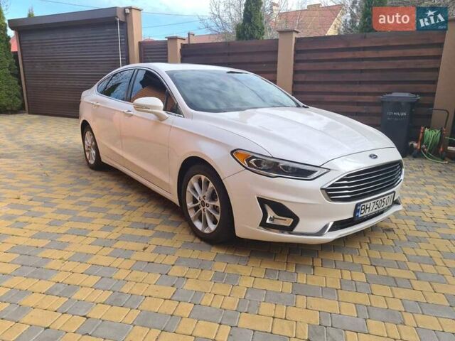 Белый Форд Фьюжн, объемом двигателя 2 л и пробегом 84 тыс. км за 17800 $, фото 8 на Automoto.ua