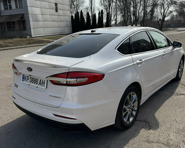 Белый Форд Фьюжн, объемом двигателя 2 л и пробегом 94 тыс. км за 19900 $, фото 6 на Automoto.ua