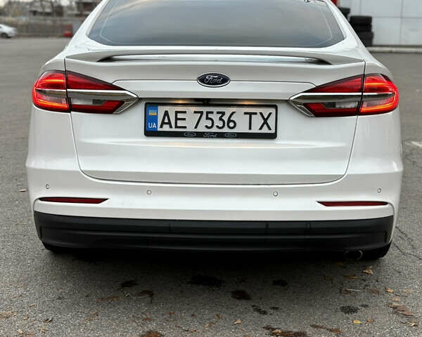 Белый Форд Фьюжн, объемом двигателя 2 л и пробегом 40 тыс. км за 15800 $, фото 4 на Automoto.ua