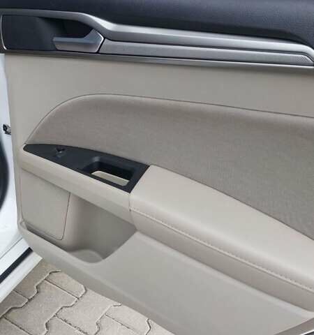 Белый Форд Фьюжн, объемом двигателя 2 л и пробегом 147 тыс. км за 18700 $, фото 19 на Automoto.ua