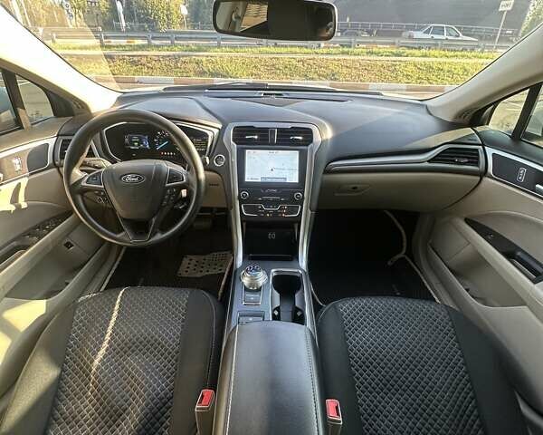 Белый Форд Фьюжн, объемом двигателя 2 л и пробегом 168 тыс. км за 16400 $, фото 46 на Automoto.ua