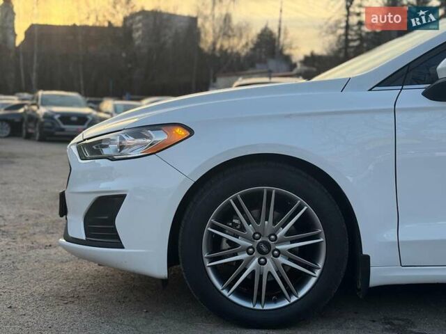 Белый Форд Фьюжн, объемом двигателя 2.5 л и пробегом 79 тыс. км за 13590 $, фото 5 на Automoto.ua