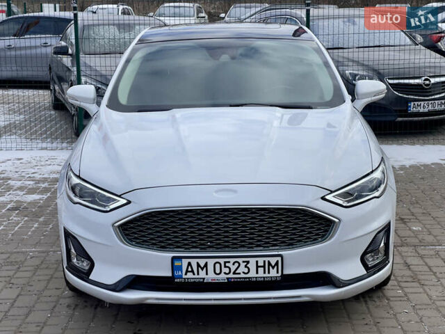Белый Форд Фьюжн, объемом двигателя 2 л и пробегом 159 тыс. км за 16455 $, фото 2 на Automoto.ua