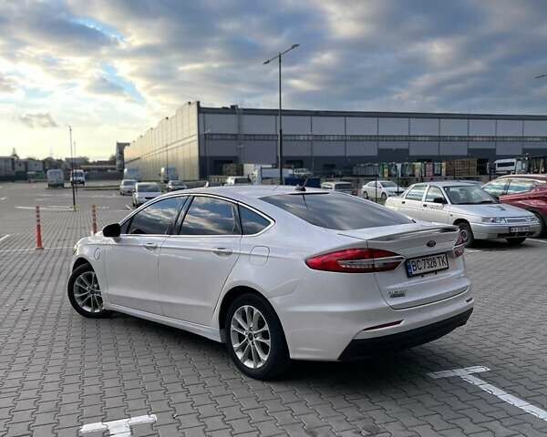 Белый Форд Фьюжн, объемом двигателя 2 л и пробегом 84 тыс. км за 21500 $, фото 4 на Automoto.ua