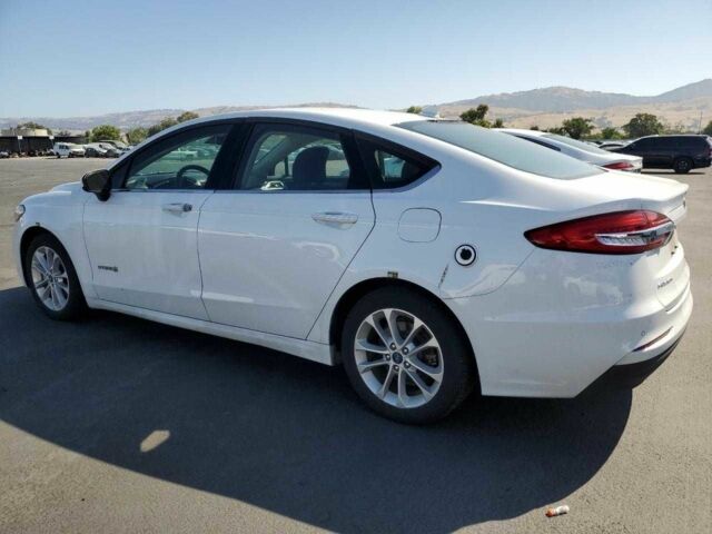 Форд Фьюжен 2019 у Львові на Automoto.ua Білий Форд Фьюжен, об'ємом двигуна 2 л та пробігом 52 тис. км за 2000 $, фото 1 на Automoto.ua