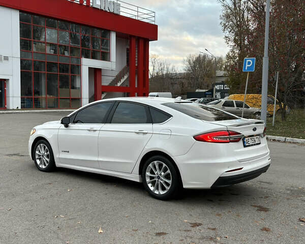 Белый Форд Фьюжн, объемом двигателя 2 л и пробегом 40 тыс. км за 15800 $, фото 5 на Automoto.ua