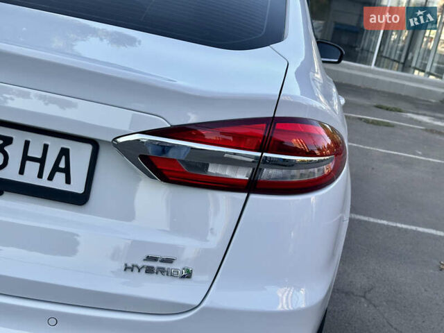 Белый Форд Фьюжн, объемом двигателя 2 л и пробегом 147 тыс. км за 16500 $, фото 13 на Automoto.ua