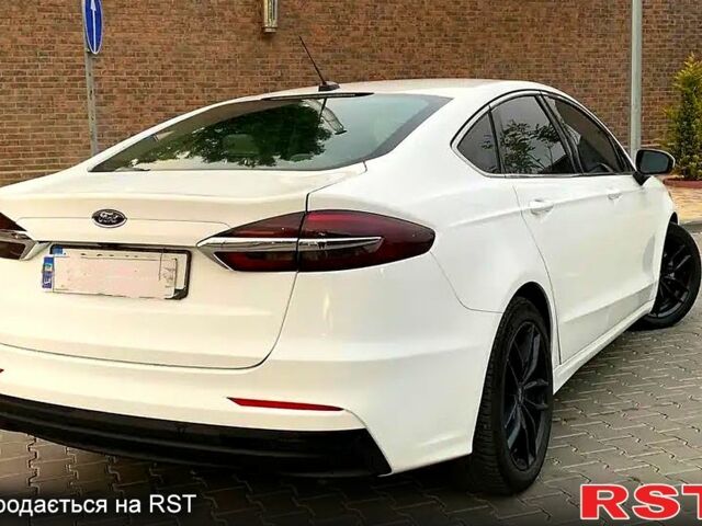 Белый Форд Фьюжн, объемом двигателя 2.4 л и пробегом 66 тыс. км за 11999 $, фото 2 на Automoto.ua