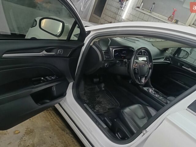 Білий Форд Фьюжен, об'ємом двигуна 2 л та пробігом 120 тис. км за 17500 $, фото 53 на Automoto.ua