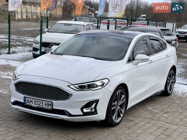 Белый Форд Фьюжн, объемом двигателя 2 л и пробегом 159 тыс. км за 16455 $, фото 1 на Automoto.ua