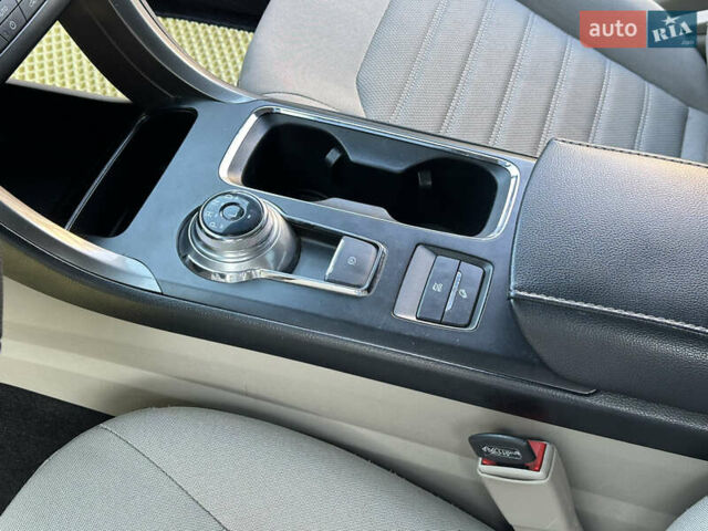 Белый Форд Фьюжн, объемом двигателя 2 л и пробегом 147 тыс. км за 16500 $, фото 51 на Automoto.ua