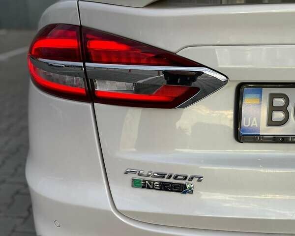 Белый Форд Фьюжн, объемом двигателя 2 л и пробегом 84 тыс. км за 21500 $, фото 29 на Automoto.ua