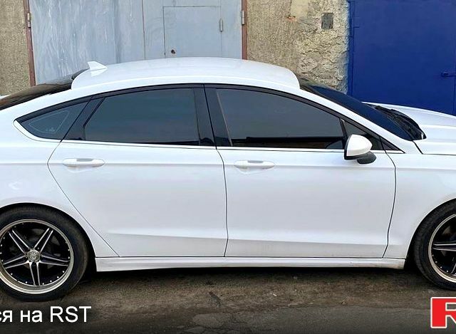 Белый Форд Фьюжн, объемом двигателя 2.5 л и пробегом 70 тыс. км за 15500 $, фото 2 на Automoto.ua