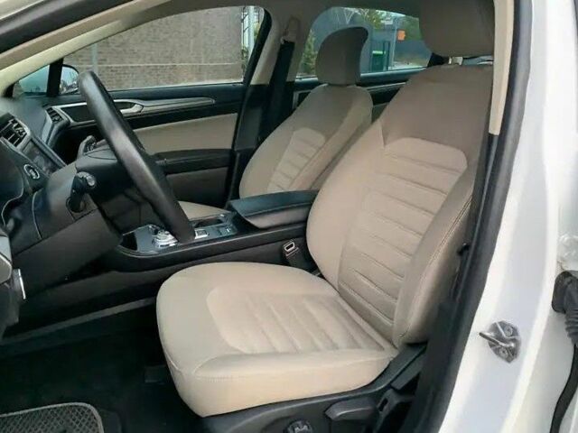 Білий Форд Фьюжен, об'ємом двигуна 2.4 л та пробігом 66 тис. км за 11999 $, фото 4 на Automoto.ua