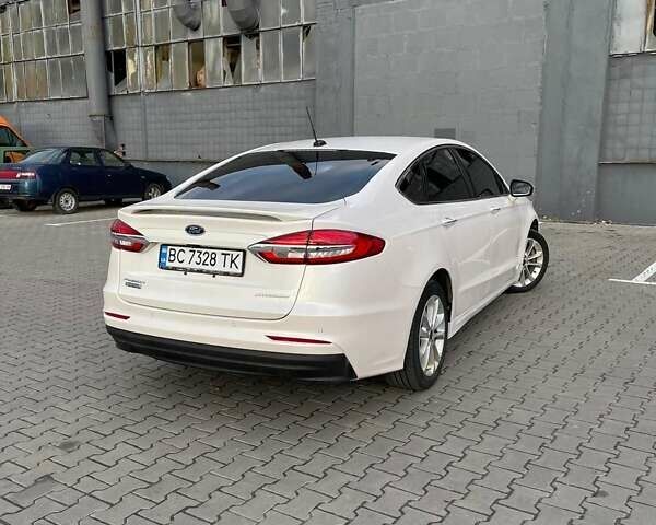 Белый Форд Фьюжн, объемом двигателя 2 л и пробегом 84 тыс. км за 21500 $, фото 6 на Automoto.ua