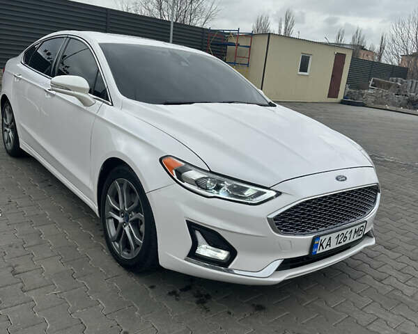 Білий Форд Фьюжен, об'ємом двигуна 2 л та пробігом 145 тис. км за 16300 $, фото 1 на Automoto.ua