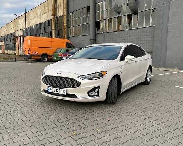 Белый Форд Фьюжн, объемом двигателя 2 л и пробегом 84 тыс. км за 21500 $, фото 1 на Automoto.ua