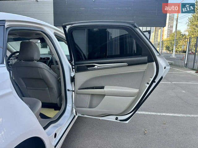 Белый Форд Фьюжн, объемом двигателя 2 л и пробегом 147 тыс. км за 16500 $, фото 21 на Automoto.ua