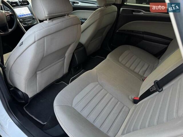 Белый Форд Фьюжн, объемом двигателя 2.5 л и пробегом 79 тыс. км за 13590 $, фото 37 на Automoto.ua