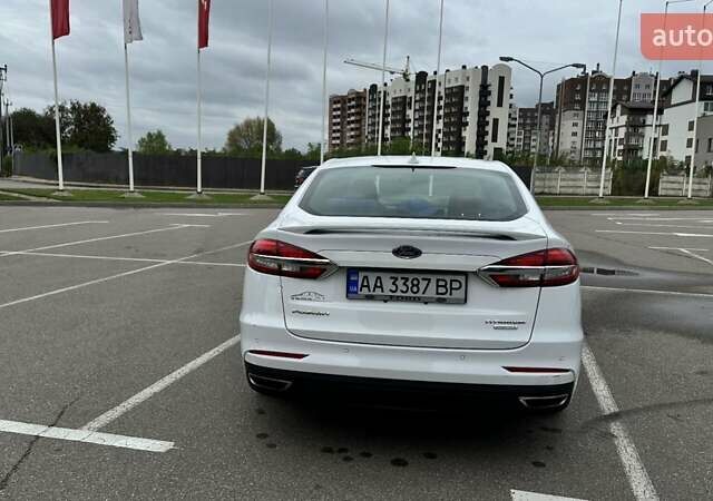 Белый Форд Фьюжн, объемом двигателя 2 л и пробегом 136 тыс. км за 16000 $, фото 5 на Automoto.ua