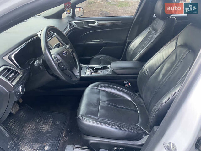 Белый Форд Фьюжн, объемом двигателя 2.49 л и пробегом 70 тыс. км за 15000 $, фото 3 на Automoto.ua