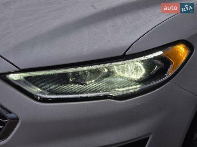 Белый Форд Фьюжн, объемом двигателя 2 л и пробегом 55 тыс. км за 14900 $, фото 28 на Automoto.ua