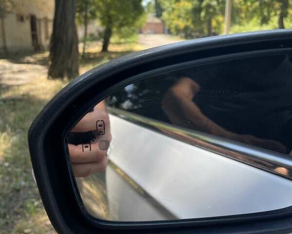 Білий Форд Фьюжен, об'ємом двигуна 2 л та пробігом 124 тис. км за 17000 $, фото 16 на Automoto.ua