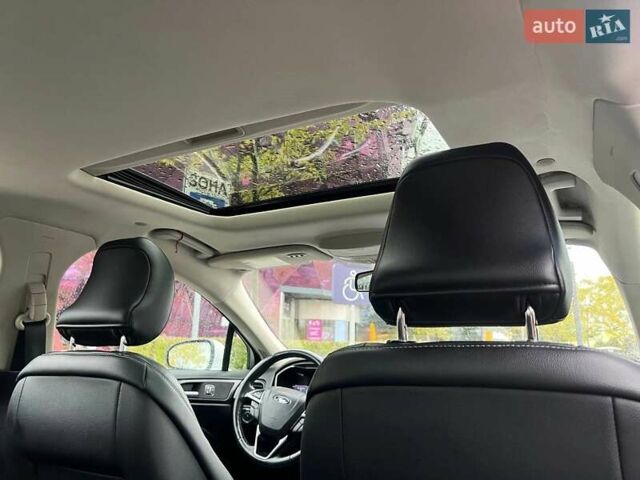 Белый Форд Фьюжн, объемом двигателя 2 л и пробегом 81 тыс. км за 18990 $, фото 13 на Automoto.ua